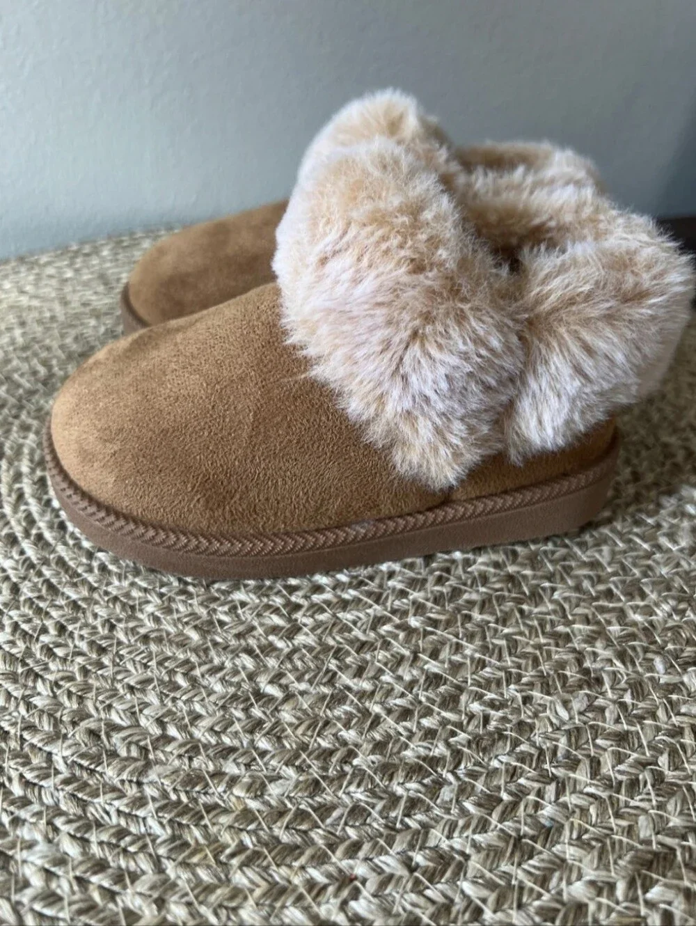 Kids Cozy Faux-Fur Slip-On Slippers in Chestnut Brown
